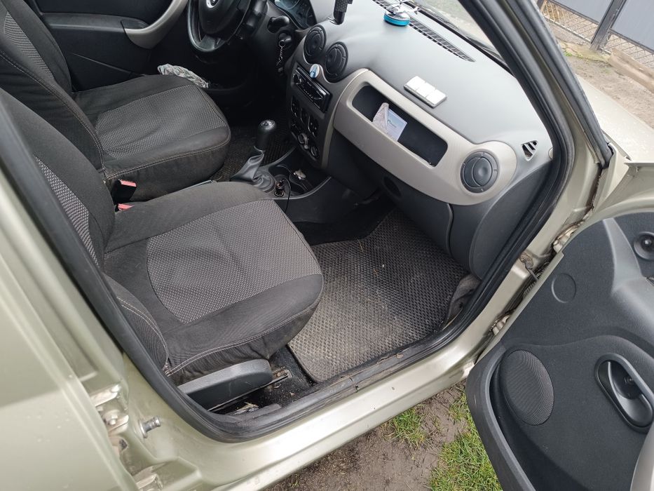 Рено логан 2011р