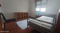 650309 - Quarto com cama de solteiro, com varanda, em apartamento...