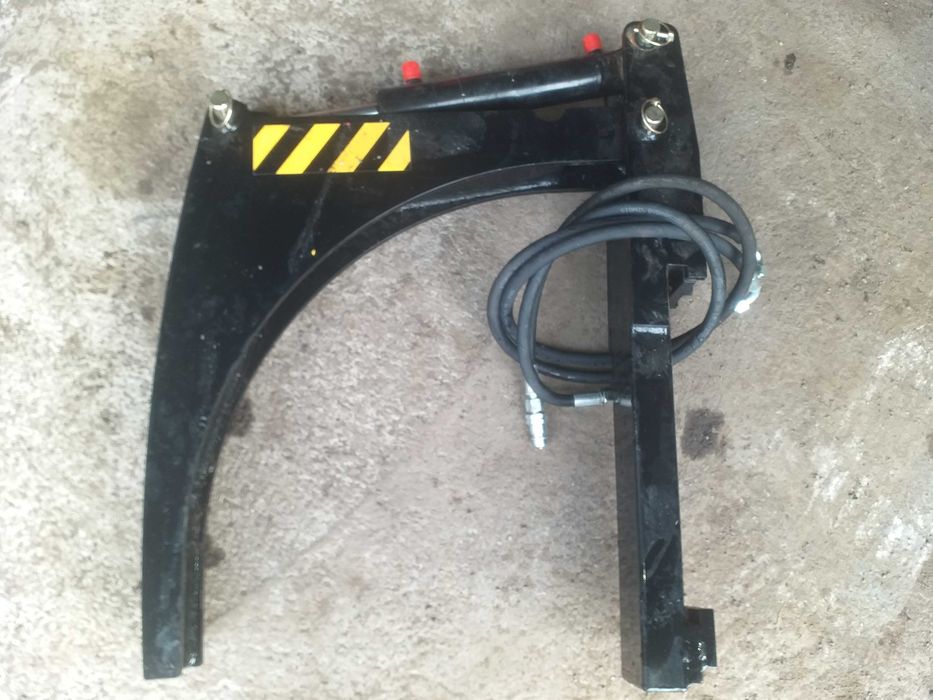 Chwytak do bel balotów sianokiszonki ROL-STEEL 1 siłownik euroramka