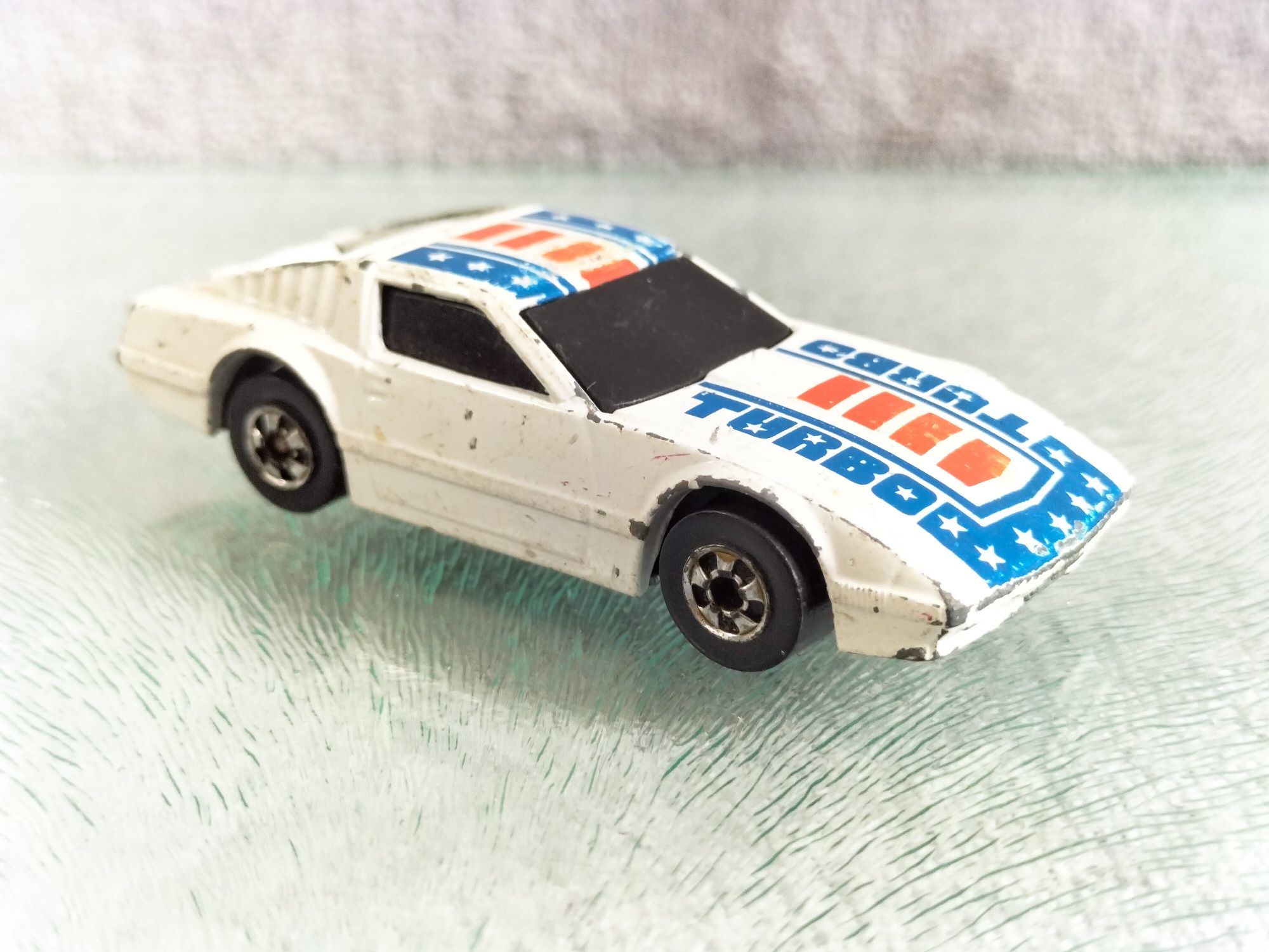 Samochód Nissan Turbo  Hot Wheels 1983 Vintage car toy