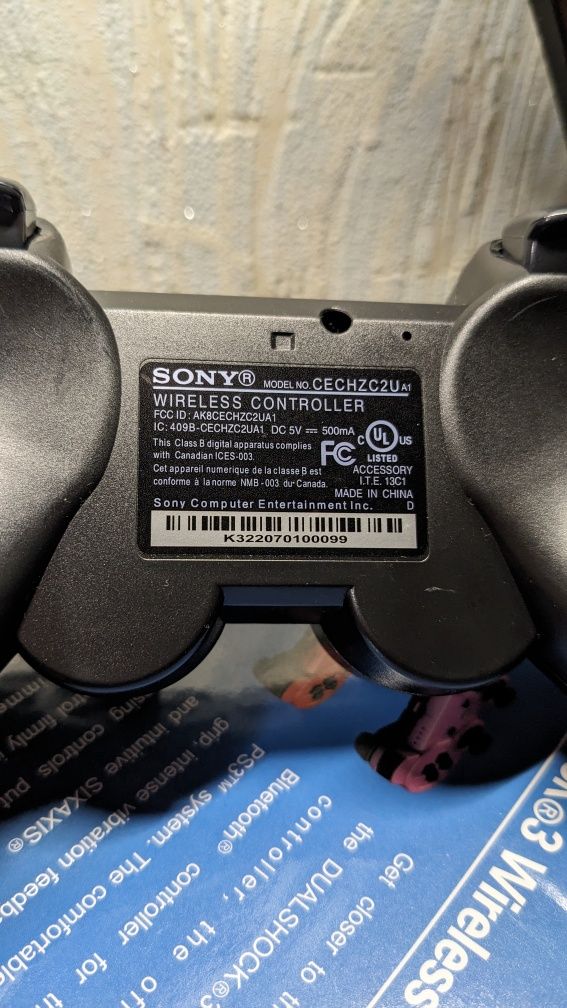 Геймпад Dualshock 3.