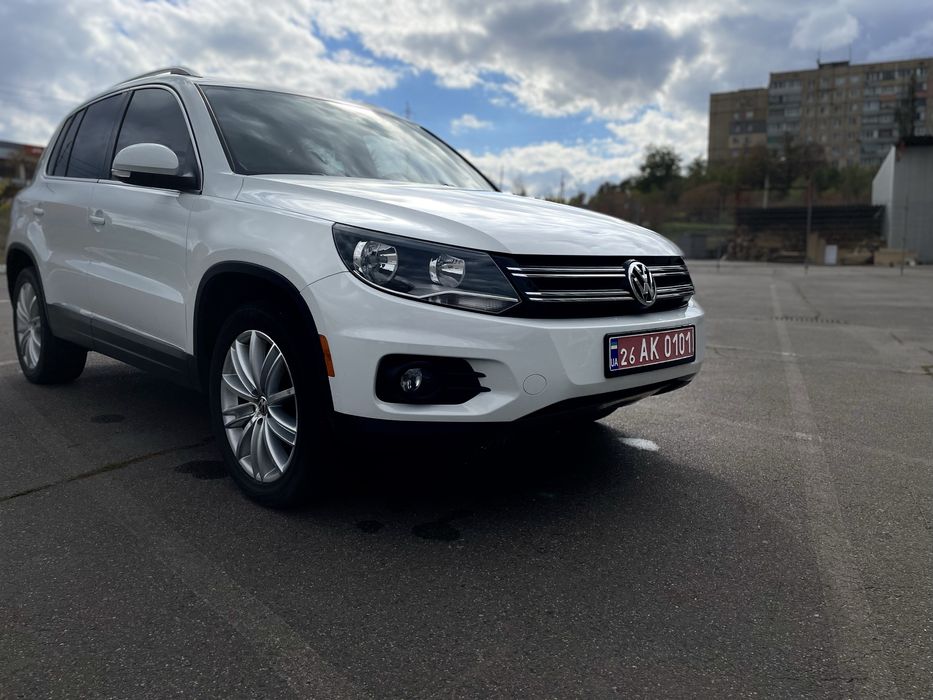 Продам Volkswagen  Tiguan 2.0 TSI 4 Motion