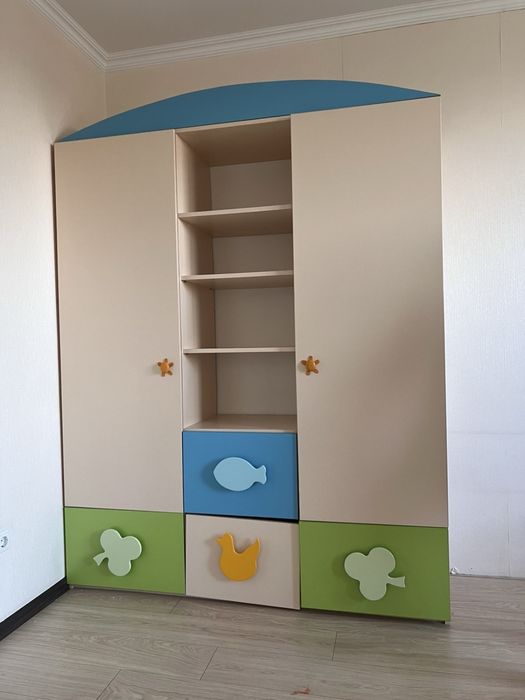 Шафа для дитячої кімнати