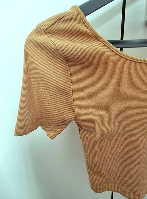 Camisola curta amarela, decote nas costas Stradivarius S - nunca usada