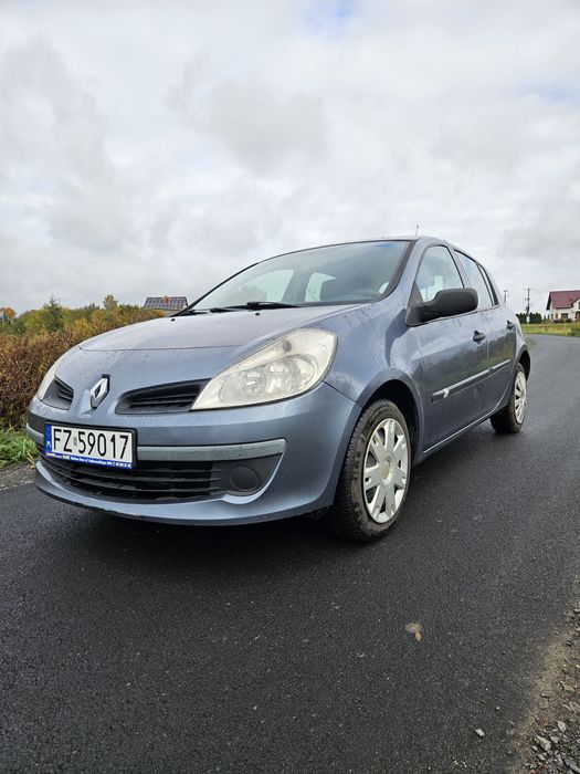 Renault Clio 1.2, klima, opłaty na rok. 2007r