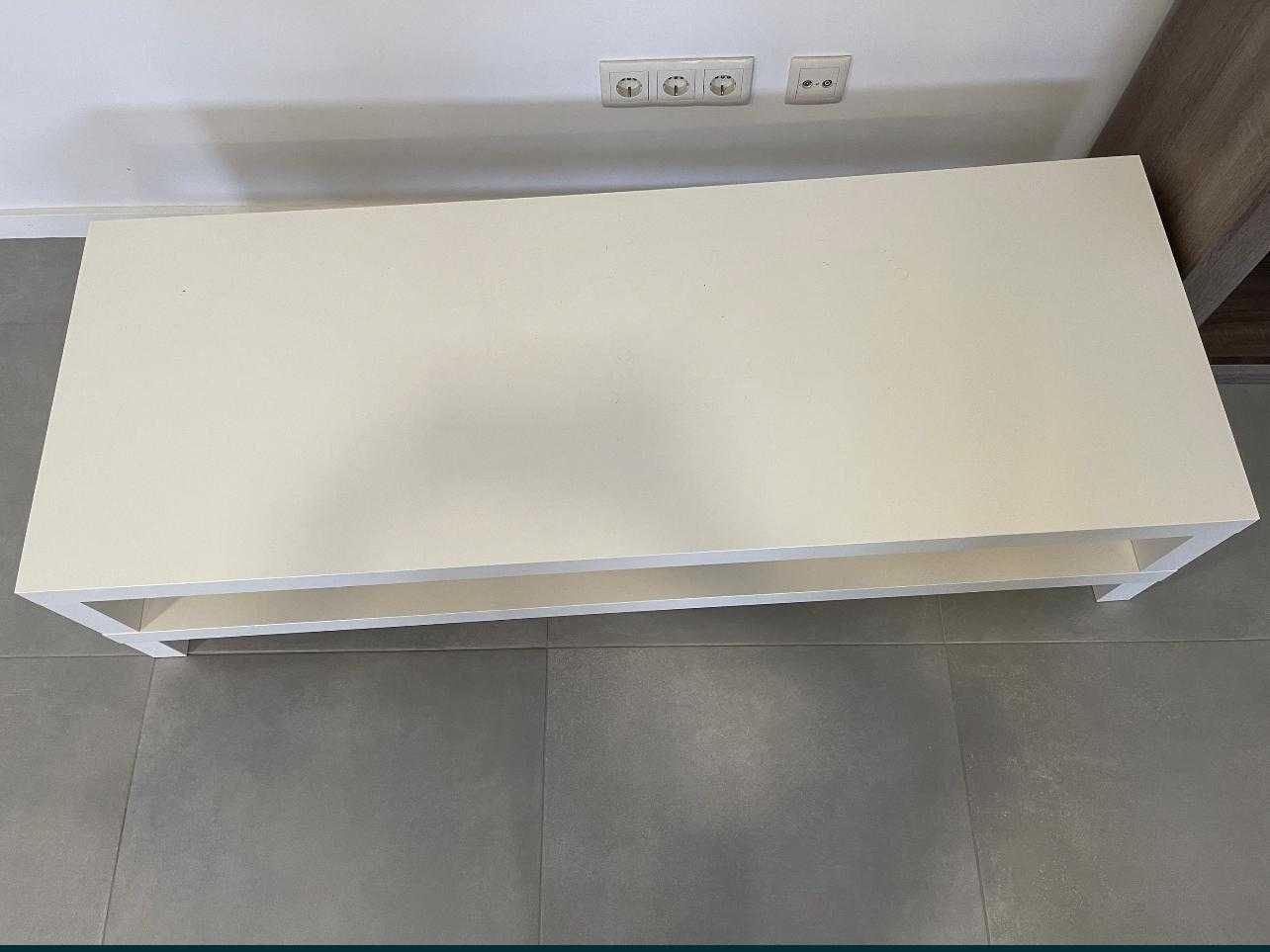 Mesa branca para sala