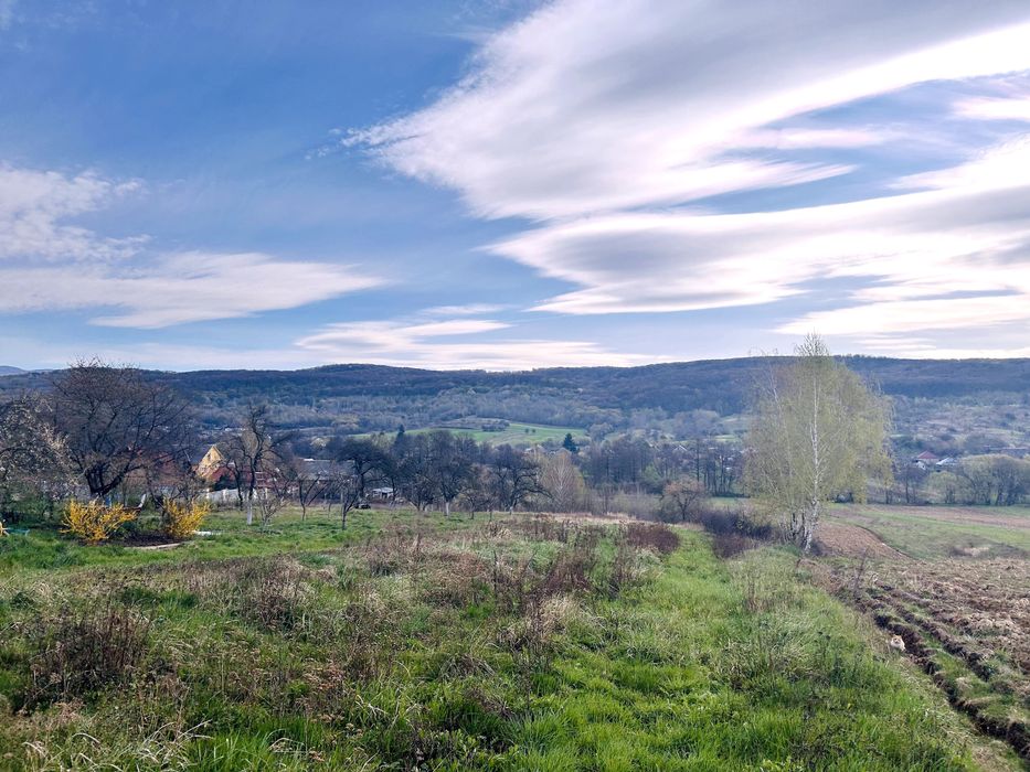Продам гарну ділянку з дуже красивим краєвидом