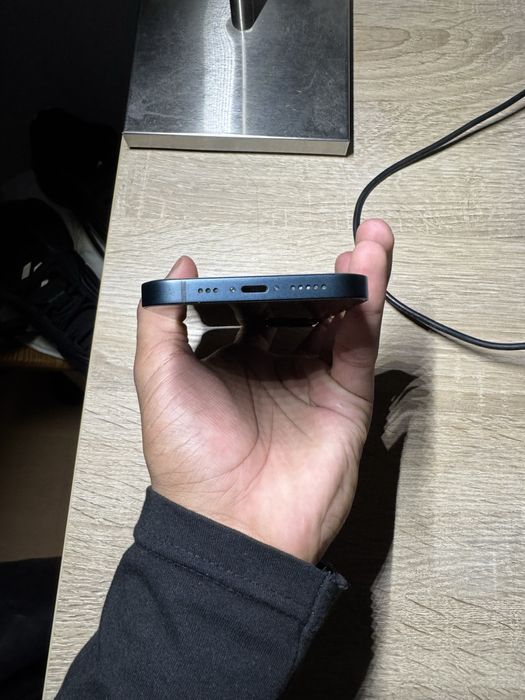 iPhone 13 128gb midnight blue