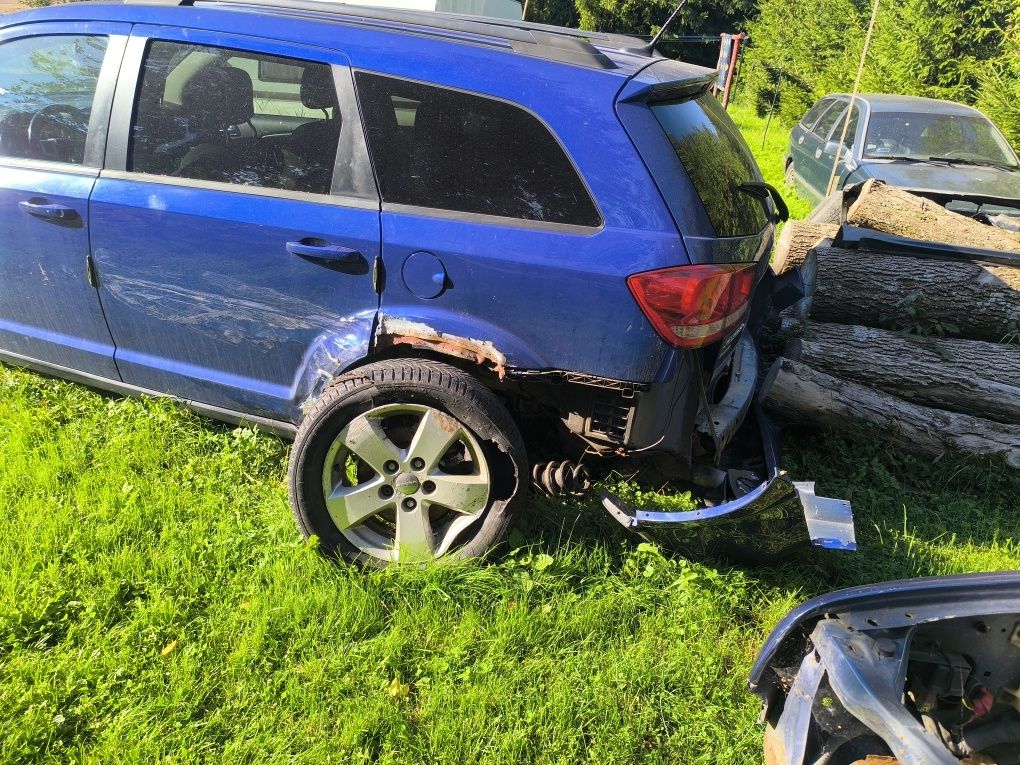 Sprzedam dodge po kolizji