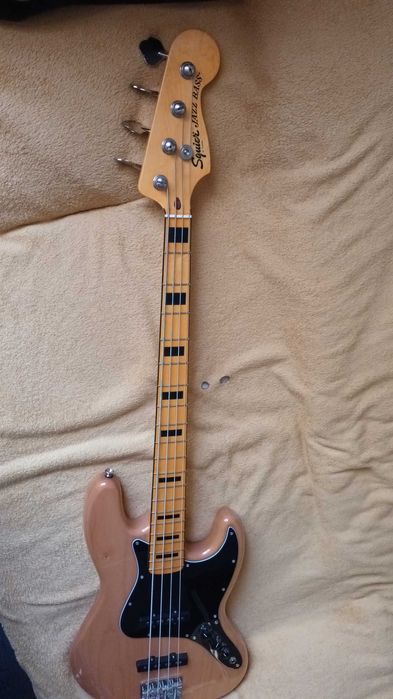 Gitara  Basowa JAZZ BASS SQUIER by Fender  Natural  jak Nowa