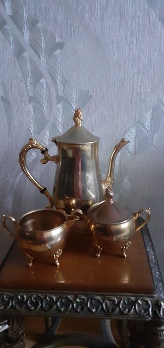 Набор сервиз чайник сахарница сливочник на ножках мельхиор золочение Б
