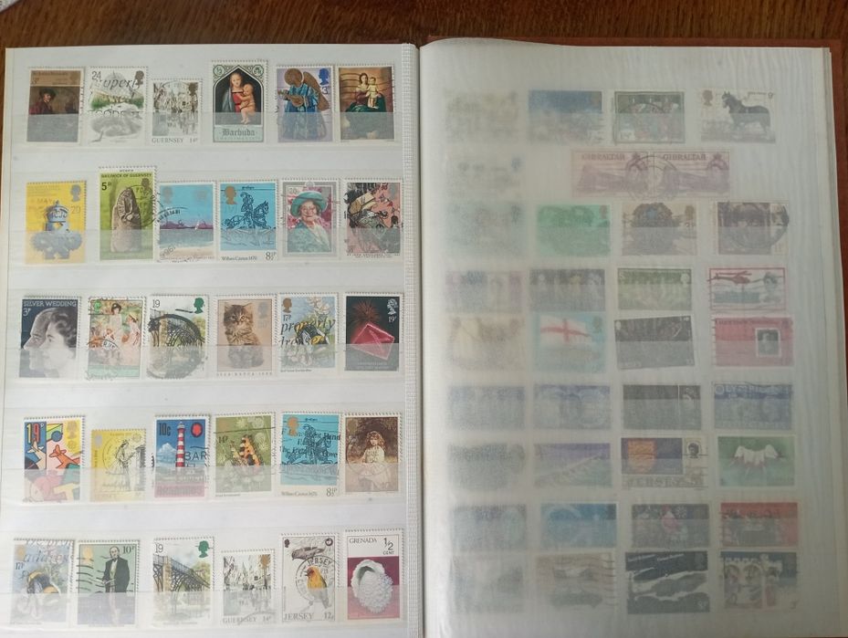 Альбом марок Англії №212