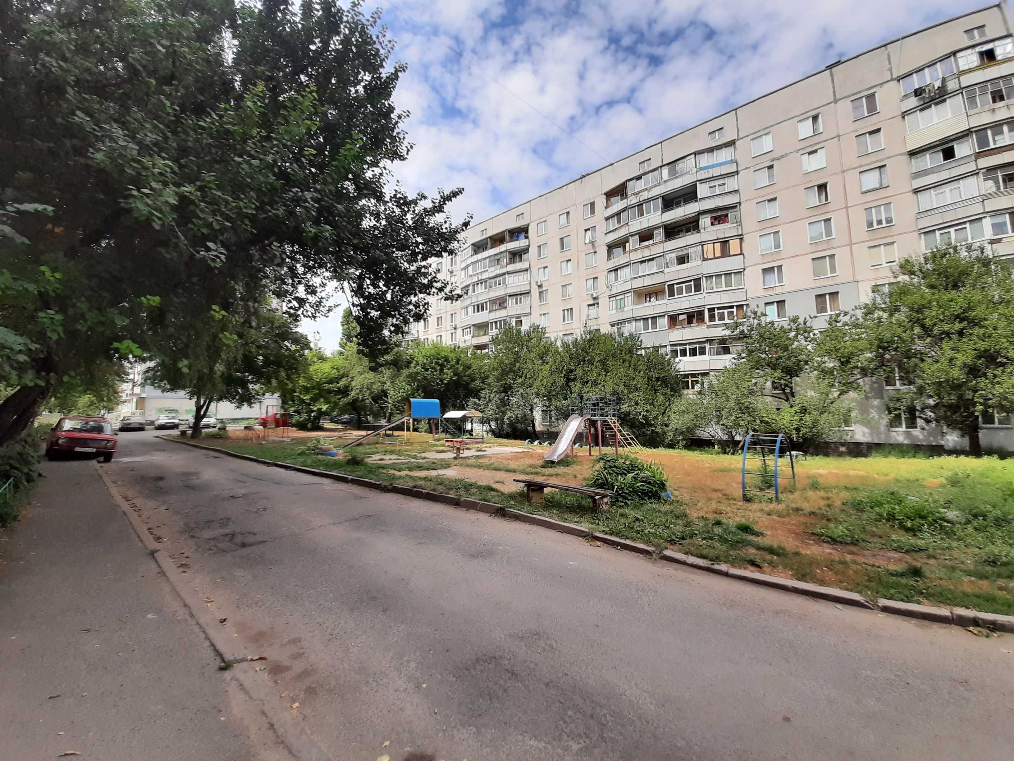 СРОЧНО! Продам 2 комнатную квартиру в  центре Чугуева