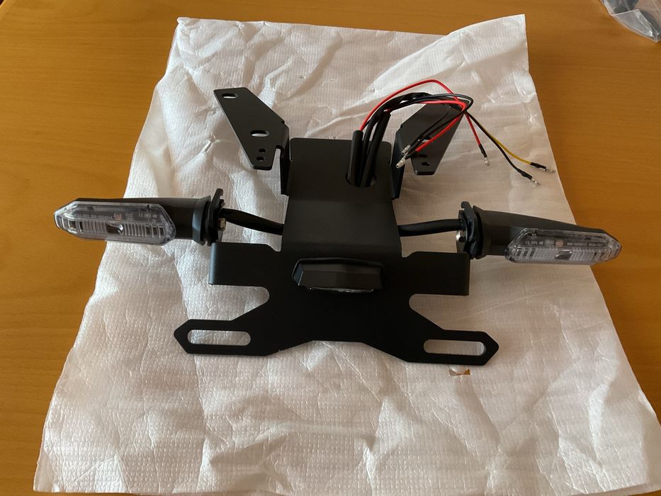 Suporte de matrícula curto Honfa X-ADV 750