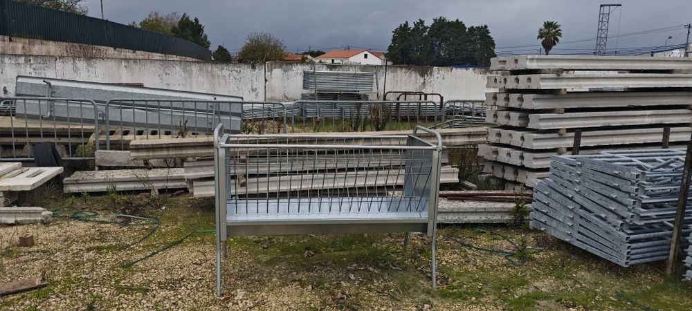 Manjedoura/Forrageira ovinos 150cm 200 cm e 250cm