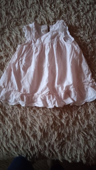 Продам плаття на дівчинку від 3- 9 місяців
