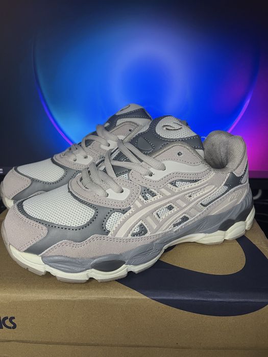 Кросовки asics женские