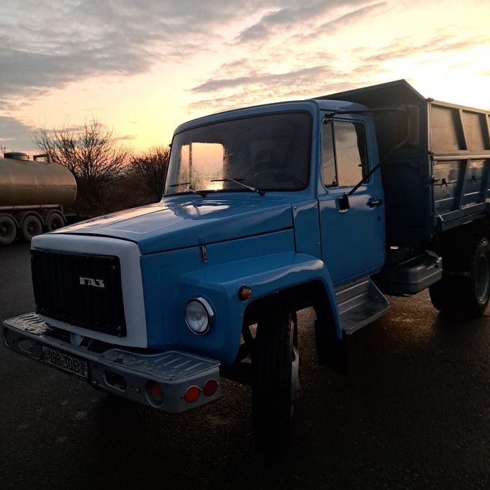 Газ 3307 після реставрації.