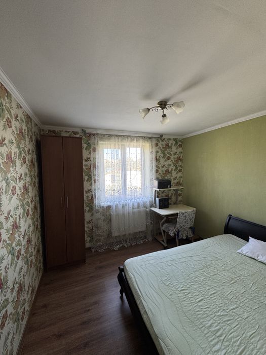 Продам будинок з гаражем