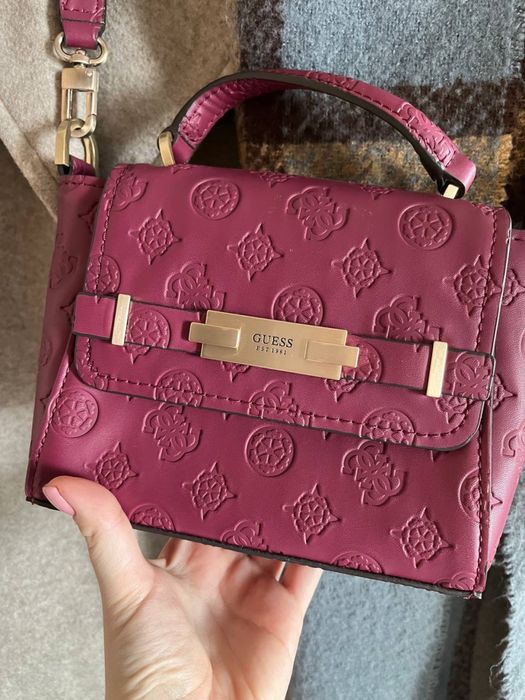 Сумочка Guess як нова. Носила один раз