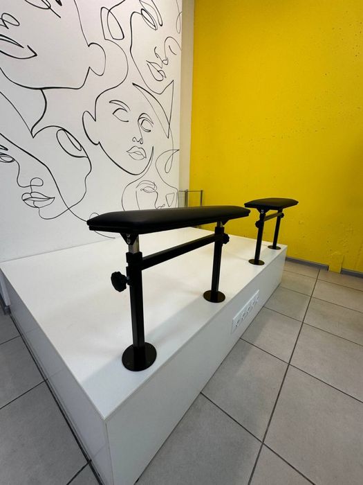 Подіум для педикюру з підставками