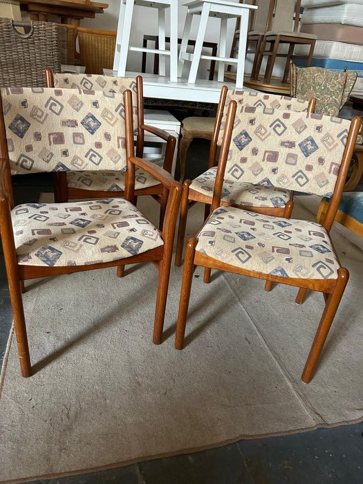Krzesła tapicerowane 4 szt