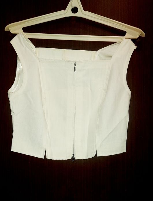 Топ женский льняной на молнии ОГ 102 см ОТ 86 см.