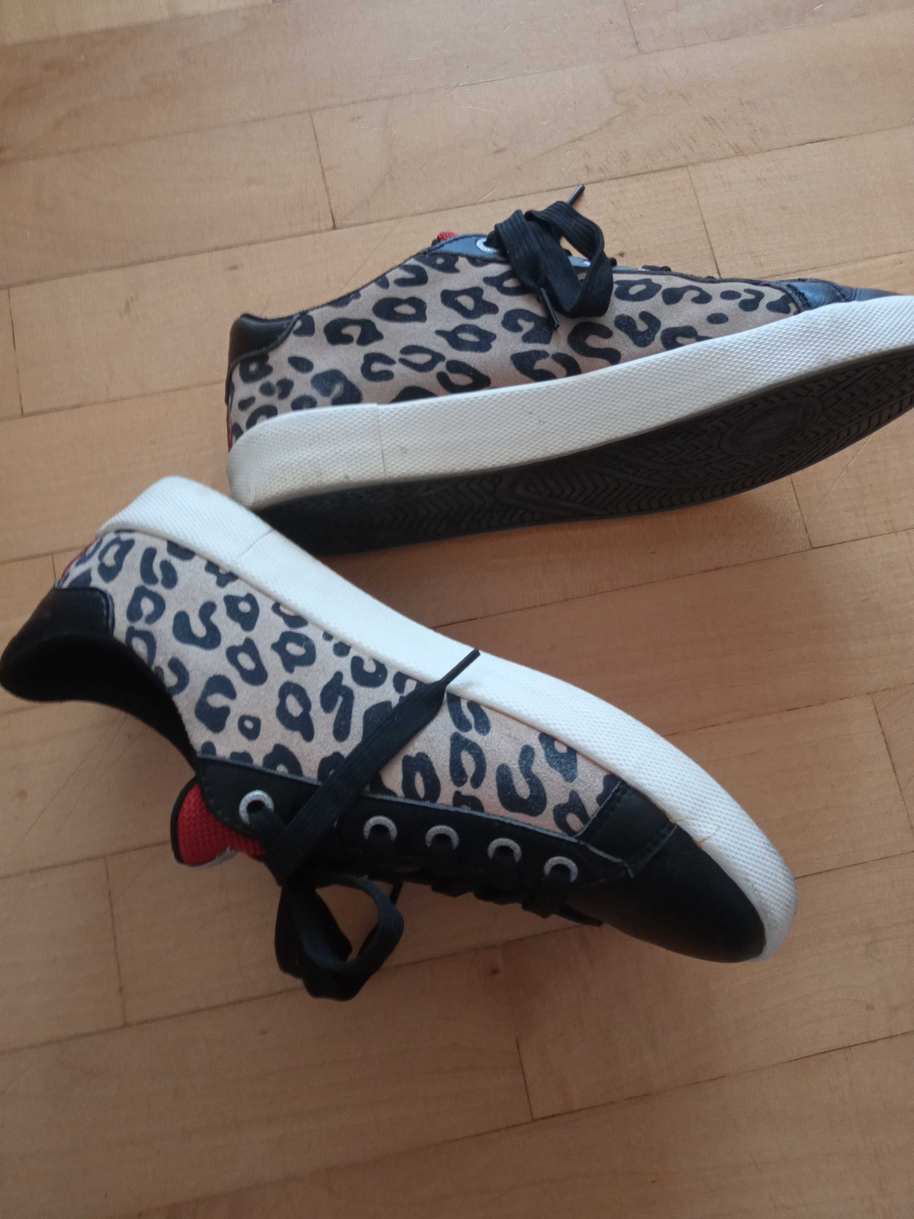 Sprzedam buty damskie Pepe Jeans rozm.39