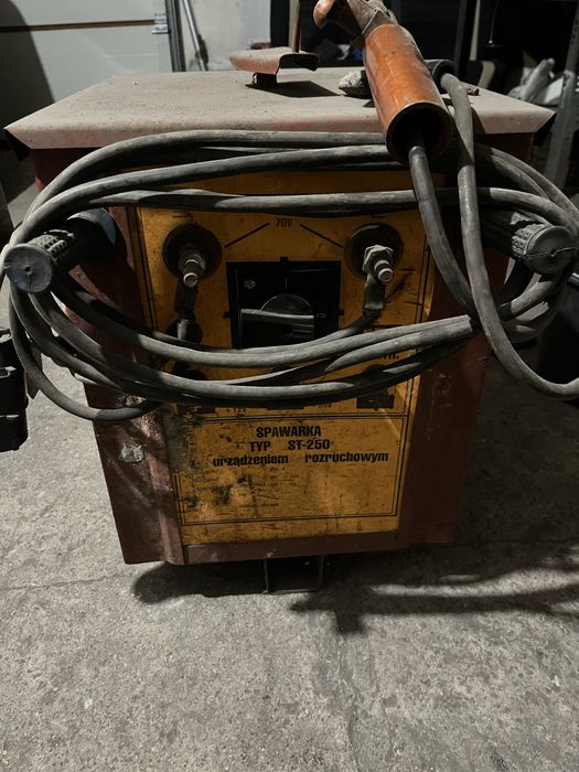 Spawarka trasformatorowa ST 250 z funkcją rozruchu