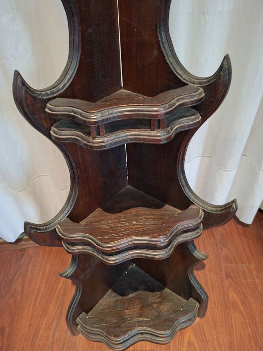 Móvel de canto com 3 prateleiras