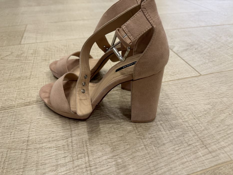 Босоніжки жіночі PULL BEAR