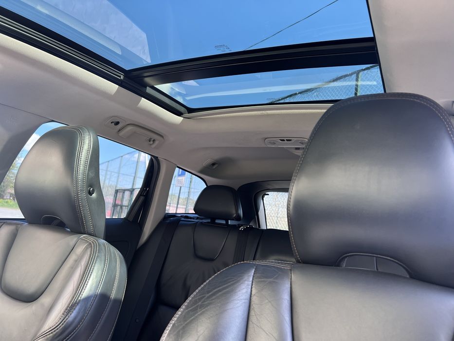 Volvo xc60 2.4дизель D5 . AT. AWD.