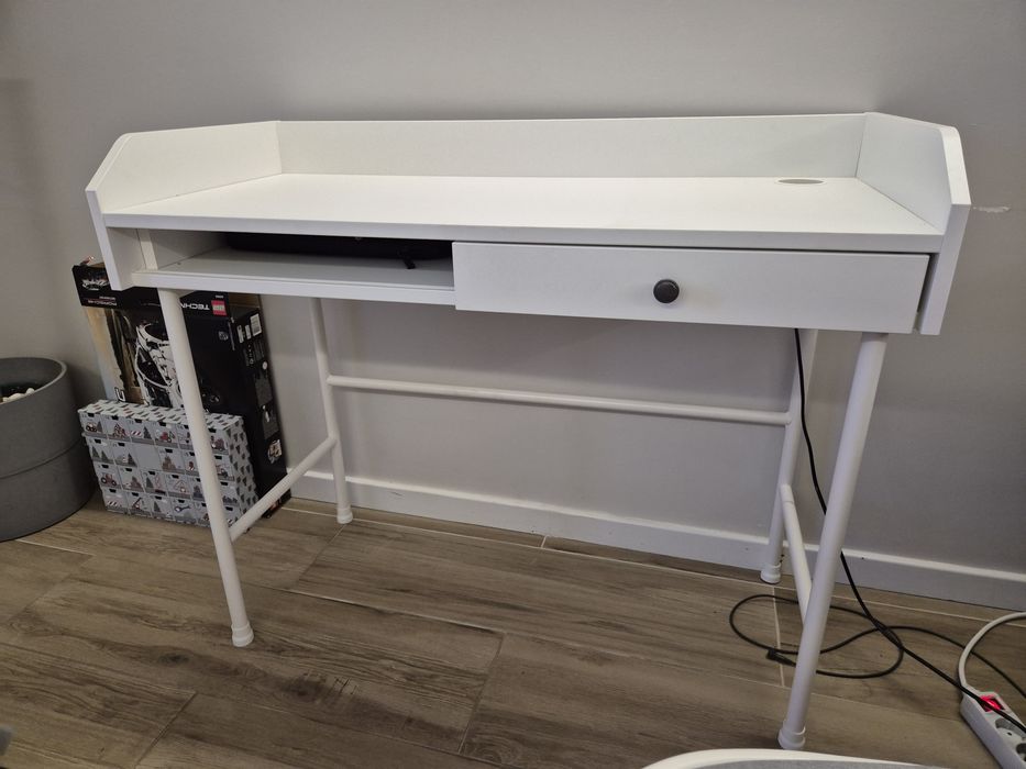 Secretária Hauga Ikea como nova