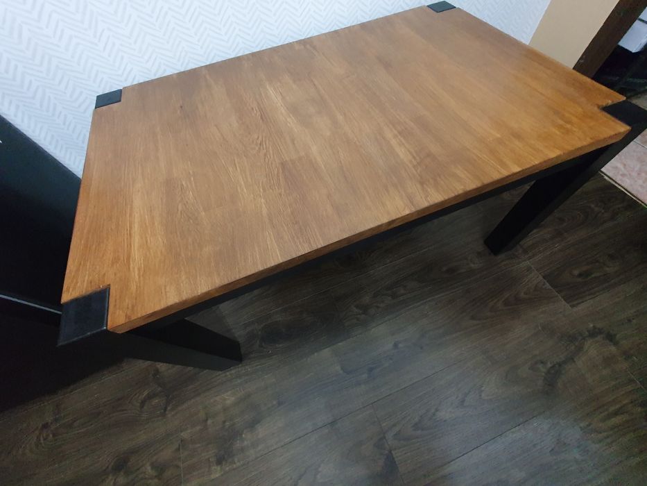 Dębowy stolik kawowy