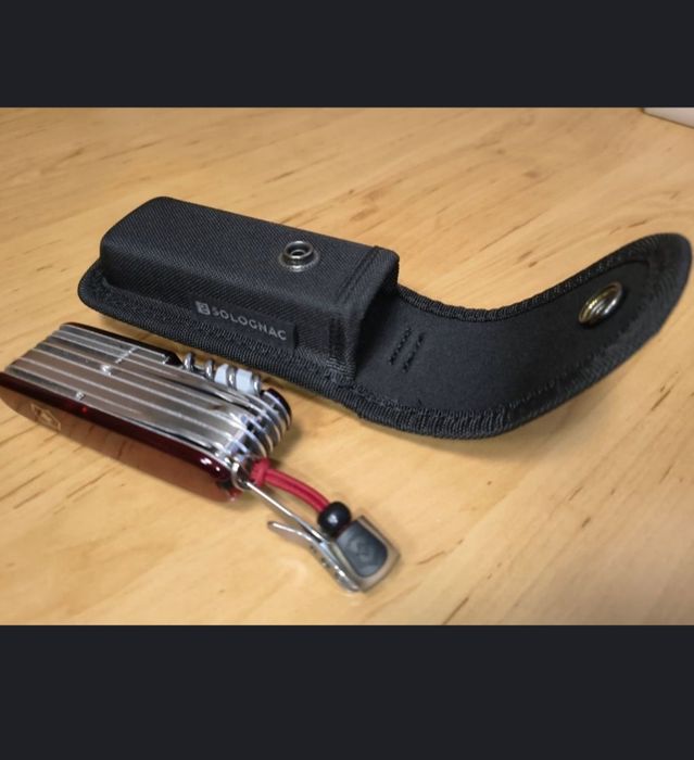 Scyzoryk Victorinox SwissChamp 33 funkcje,plus etui.