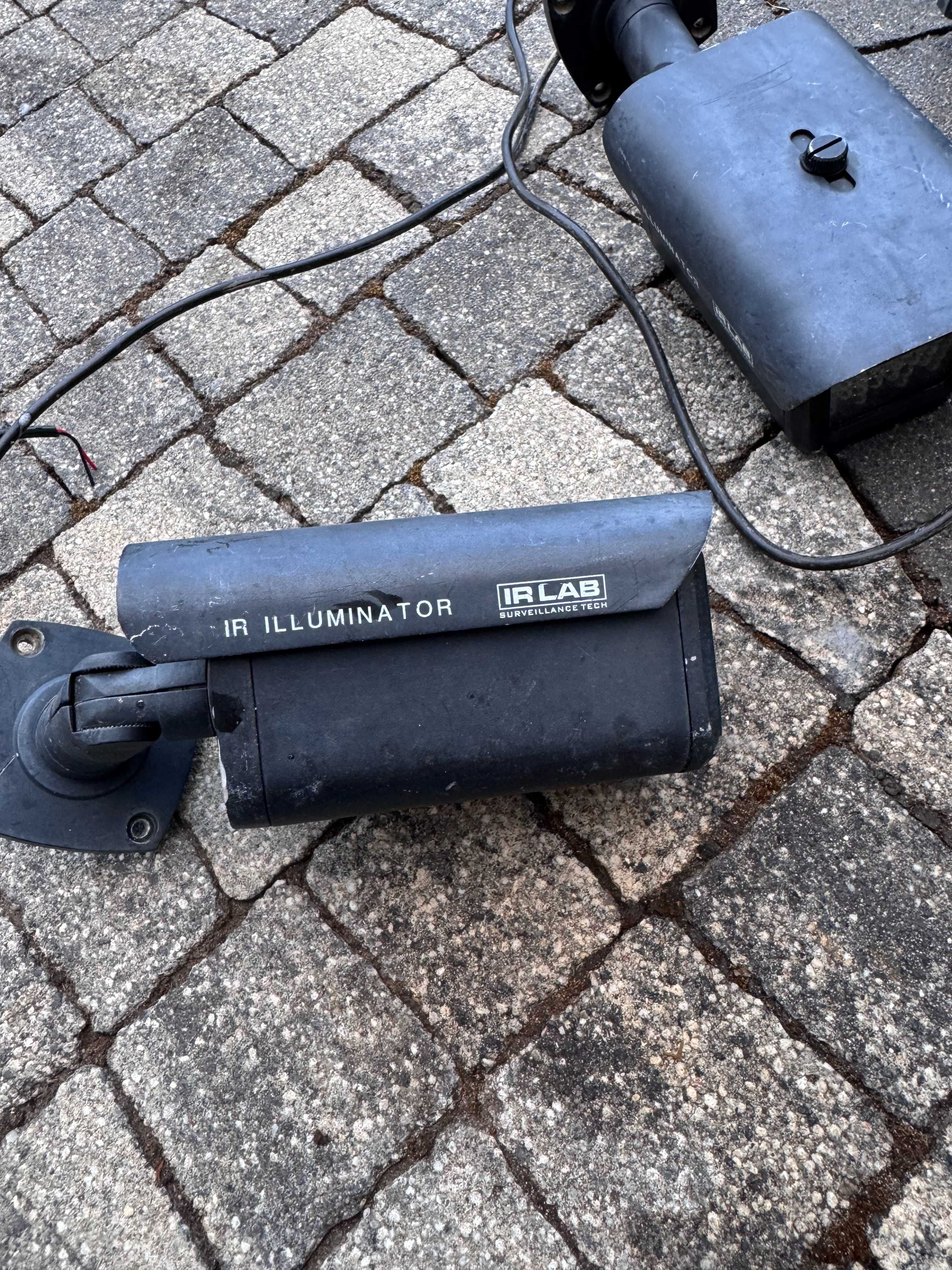 3 sztuki BCS-IR55X60-B oświetlacz podczerwieni 50m cctv