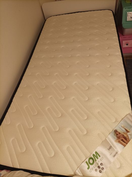 Colchão de solteiro 90x190 Jom