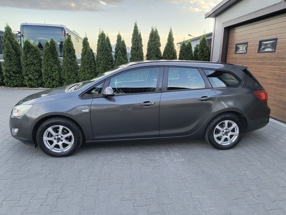 Opel astra J 2013r 1.4 turbo