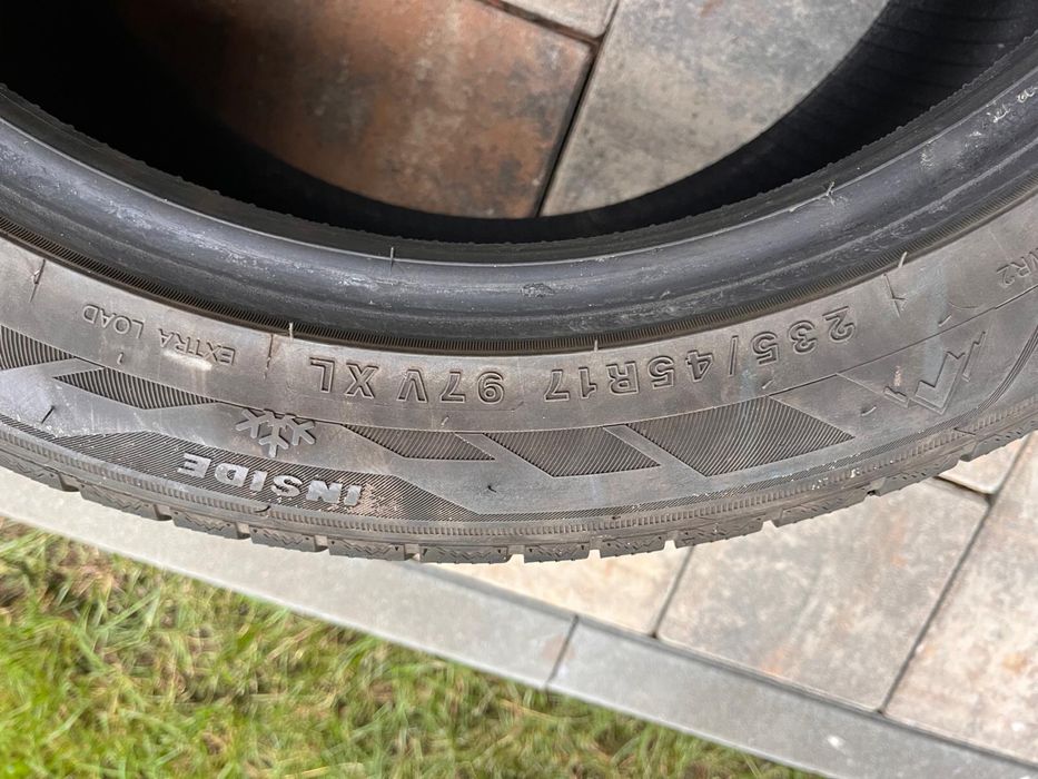 Opony zimowe 235 45 R17 super stan, Siemiany