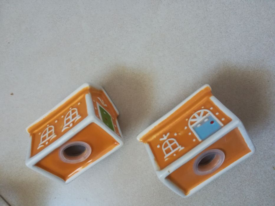 Komplet nowy. Ozdobne pojemniki na sól i pieprz