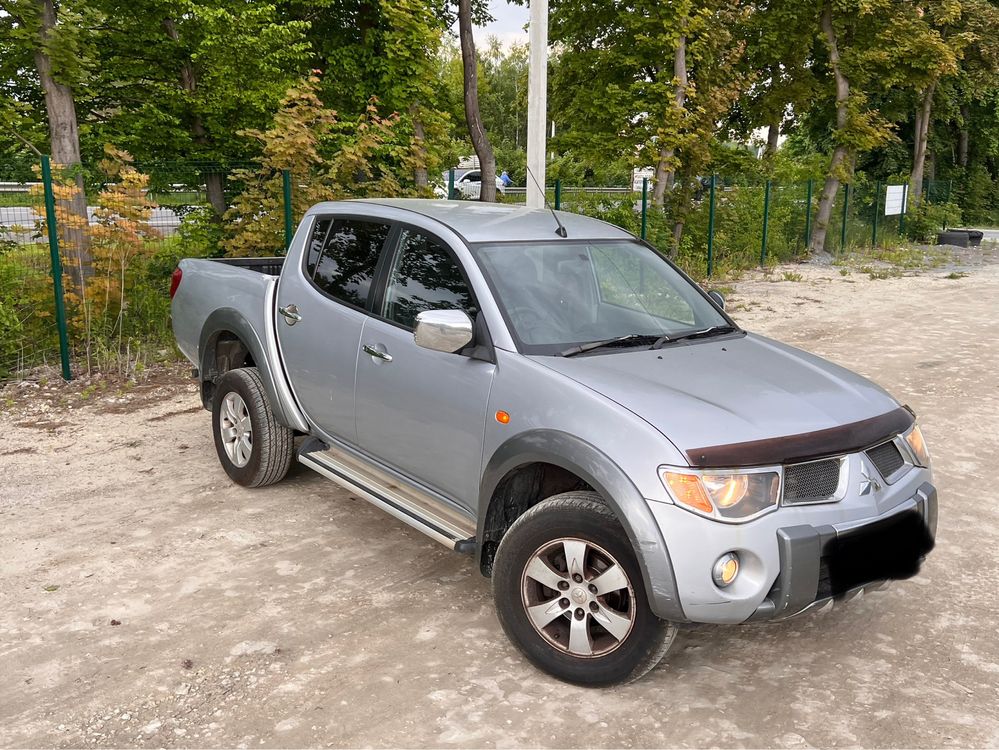 Mitsubishi L 200 super select