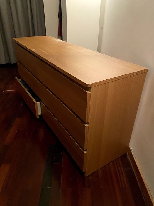 Cama + mesinhas de cabeceira + cómoda MALM