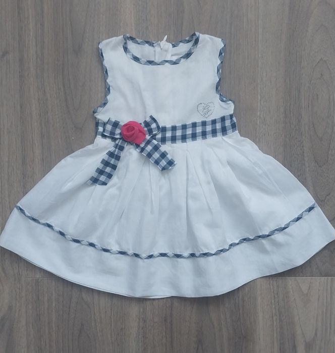 Нарядна сукня на дівчинку