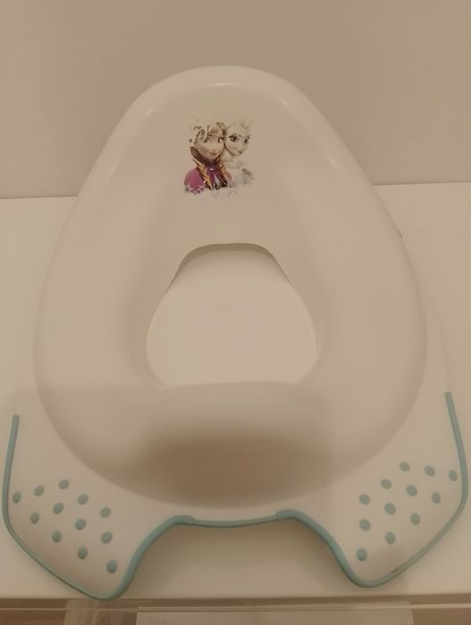 Nakładka sedesowa z funkcją antypoślizgową