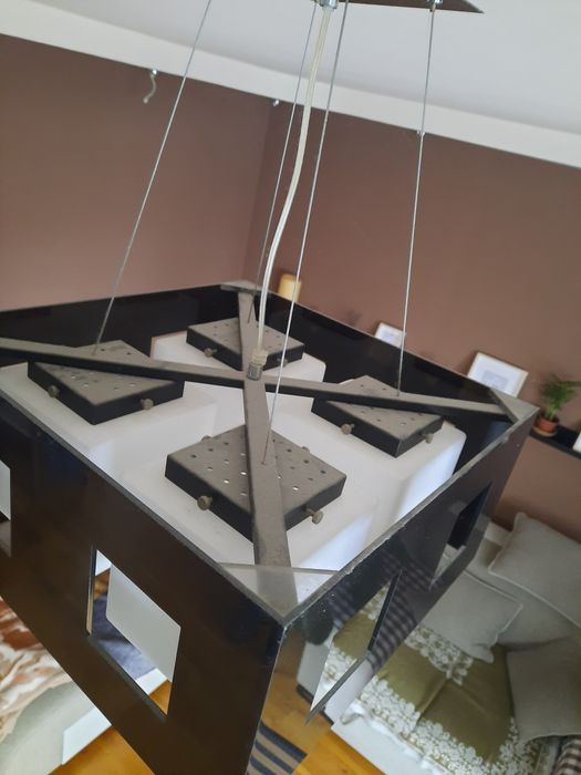 Lampa na 4 klosze