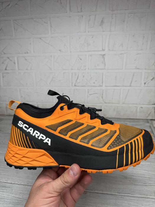 Классные трекинговые кроссовки scarpa