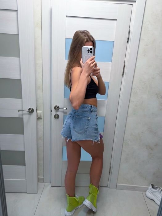 Джинсовые  шорты
