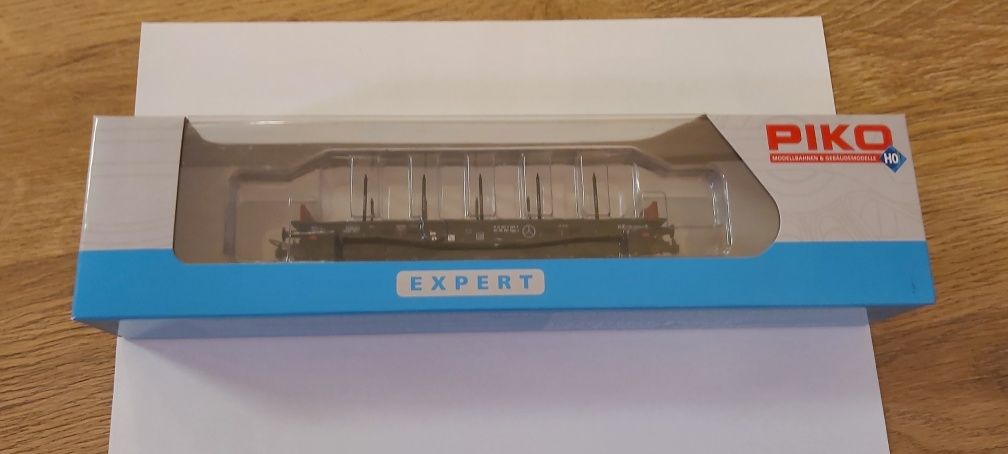 Wagon platforma z kłonicami PIKO 58414-3 PKP H0