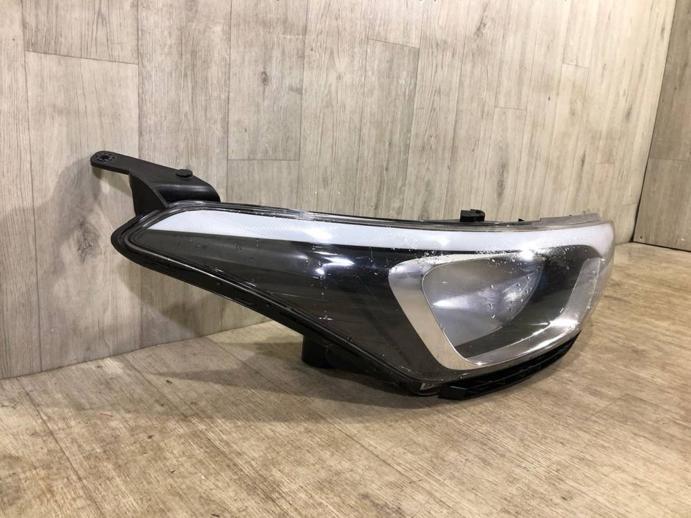 Фара передняя правая Hyundai i20 2 (2014 - 2020 г.) 92102-C8