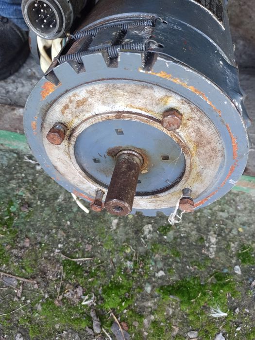 Електродвигуни...